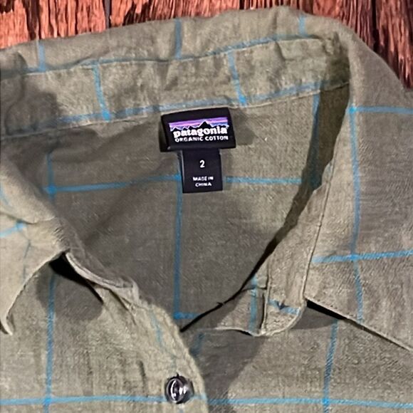 Patagonia Women’s Size 2 Lightweight Flannel Organic Cotton button up - Picture 3 of 6